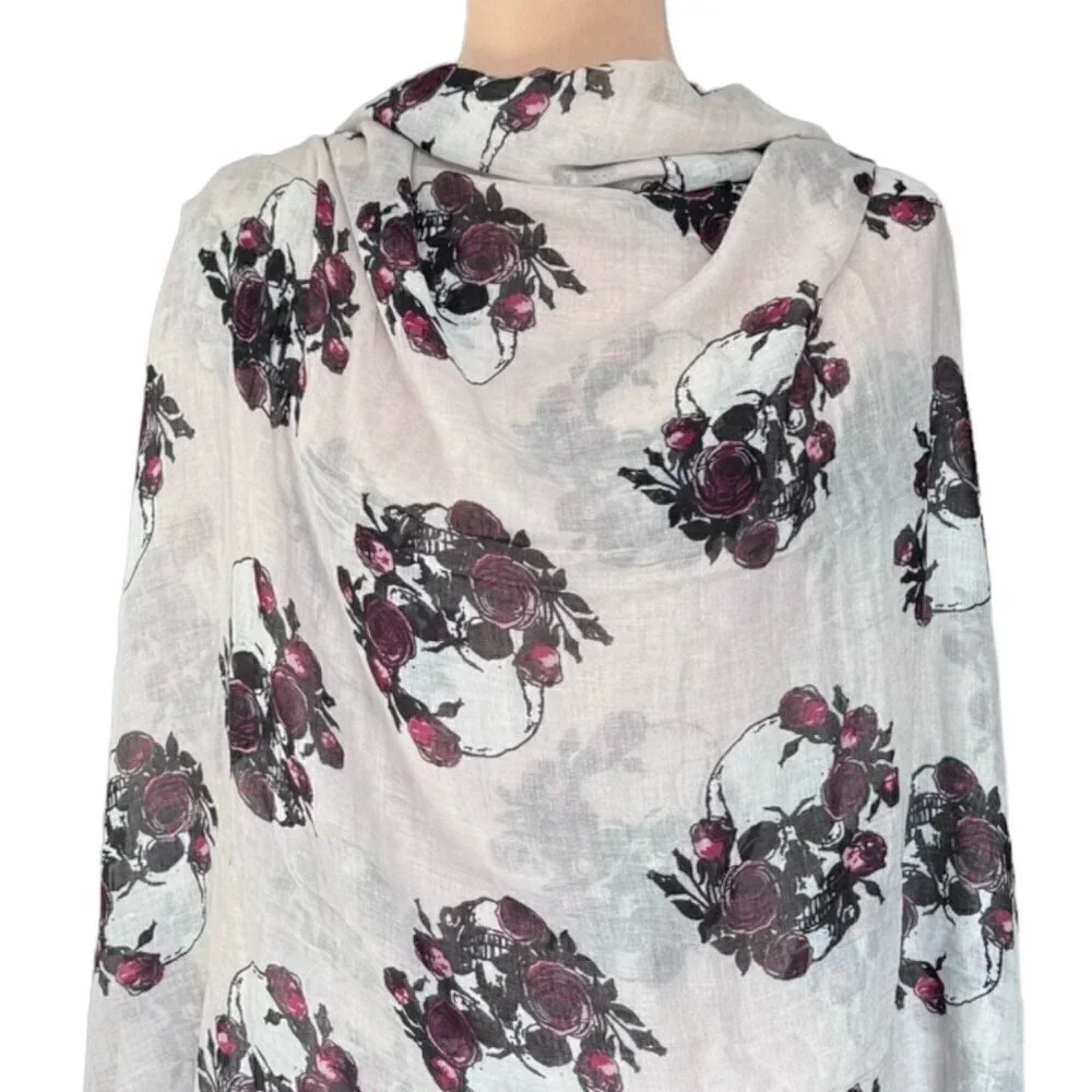 NWOT Skulls Infinity Scarf Grunge Goth Y2K Roses Novelty Print
